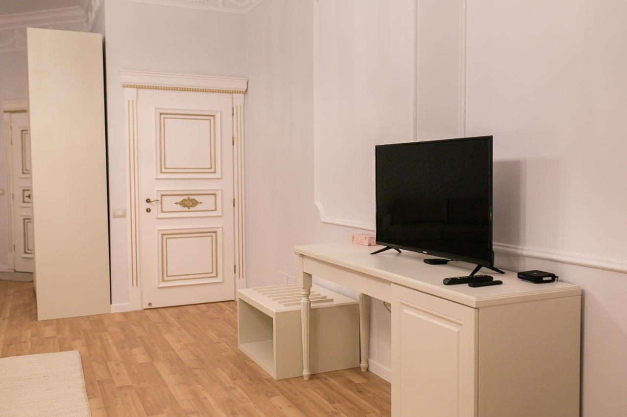 Vila Ferdinand Modern Rooms In Tirana'S Center ภายนอก รูปภาพ