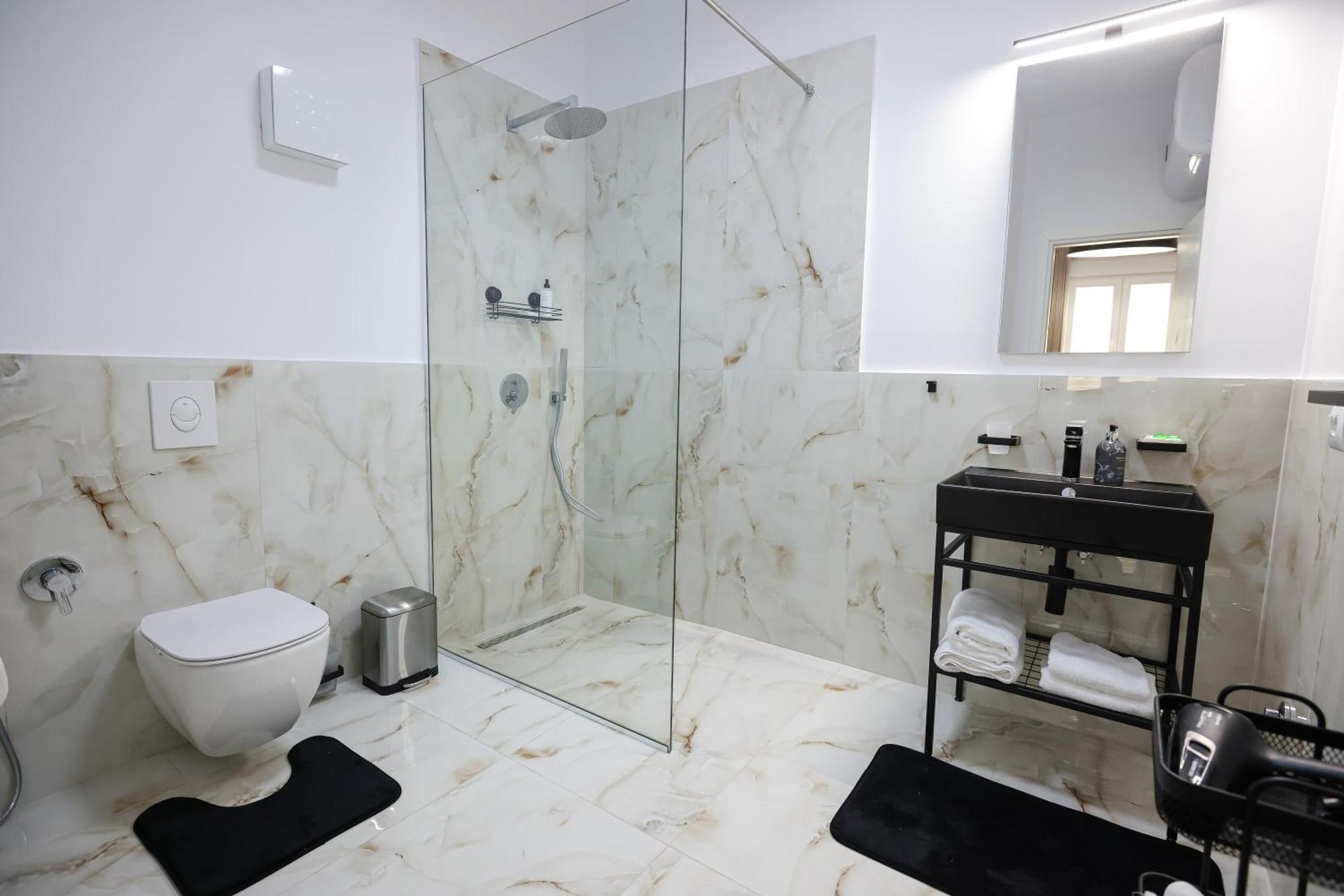 Vila Ferdinand Modern Rooms In Tirana'S Center ห้อง รูปภาพ